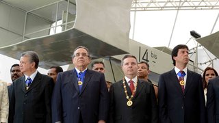 Governador Anastasia presidiu nesta sexta-feira a solenidade de entrega da Medalha Santos Dumont