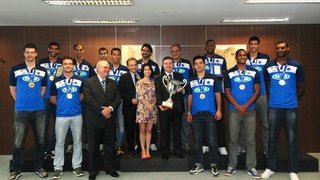 Governador Antonio Anastasia recebe campeões mundiais de vôlei