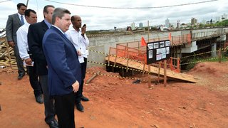 Anastasia visitou as obras do dique que está protegendo cinco bairros de Pouso Alegre