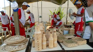 Todos os materiais foram produzidos durante o curso de artesanato em fibras de bananeiras e taboa
