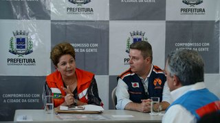 Governador Anastasia mostra a Dilma Rousseff estragos provocados pelas chuvas em Minas