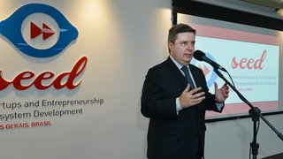 Governador Anastasia inaugura espaço para empreendedores do Brasil e do mundo