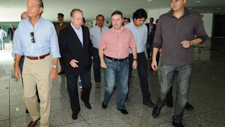 O governador estava acompanhado do secretário Tiago Lacerda, entre outras autoridades