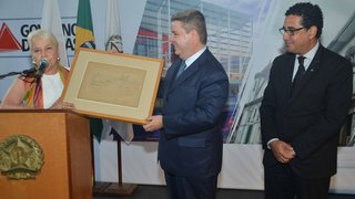 O governador anunciou, por exemplo, a doação do Acervo Artístico Priscila Freire à Uemg
