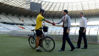 Secretário de Turismo e Esportes, Tiago Lacerda acompanhou o ciclista e o embaixador na visita