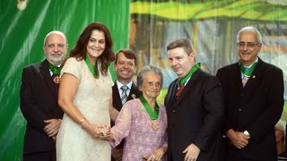 A educadora mais antiga de São Lourenço, Luiza Penna Francia, recebeu a Comenda Ambiental