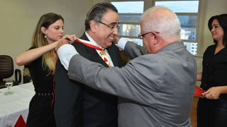 Alberto Pinto Coelho recebe medalha do Mérito da Advocacia Geral do Estado