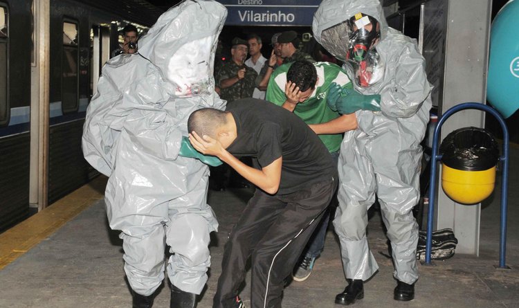 Exercito, Bombeiros e FUNED fazem simulado de ataque químico para a Copa de 2014