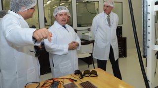 Governador visitou as novas instalações do Centre Suisse d’Eletronique et MicroMicrotechnique Brasil