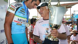 Juan Farina mora em Minas Gerais desde 1978, onde organiza provas de ciclismo