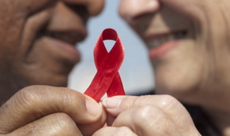 Segundo dados do Ministério da Saúde, incidência da Aids em idosos cresceu 80% nos últimos 12 anos