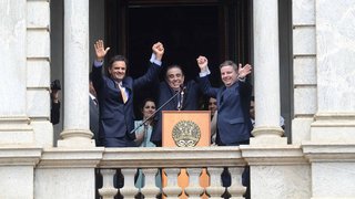 Aécio Neves, Alberto Pinto Coelho e Antonio Anastasia, durante cerimônia no Palácio da Liberdade