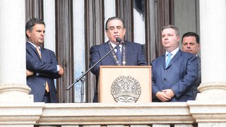 Alberto Pinto Coelho discursa durante cerimônia simbólica de transmissão de cargo
