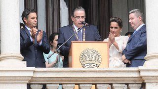 Alberto Pinto Coelho discursa durante cerimônia simbólica de transmissão de cargo
