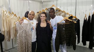 Detentos que fazem crochê para exportação conferem exposição própria em feira de moda