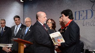 Livro histórico é lançado durante comemoração do 21 de abril na cidade de Ouro Preto