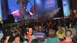 A banda Blitz, atração mais esperada do dia, se apresentou no palco principal do Expominas