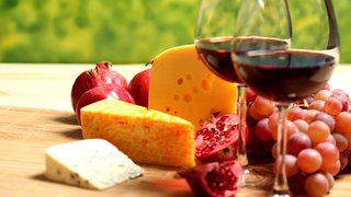 A combinação da bebida com queijos requer cuidado e equilíbrio ideal para realçar aromas
