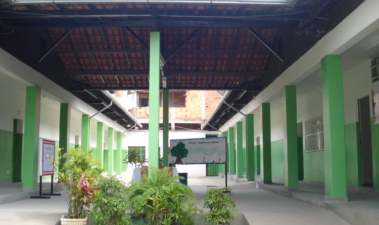A Escola Estadual Geraldo Gomes, em Ipatinga, é uma das unidades a concluir suas reformas