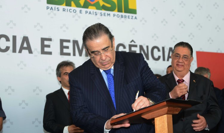 Alberto assinou convênios no valor de R$ 56,2 milhões para a melhoria da qualidade de vida na região