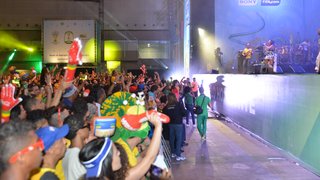 Apresentação da cantora Daniela Mercury foi a principal atração da Fan Fest no último sábado (28/06)