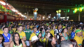 Mais de 20 mil torcedores acompanham as partidas da Copa do Mundo e a programação cultural do evento
