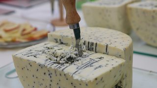Profissionais da Epamig sugerem dicas para harmonizar vinhos com diversos tipos de queijo