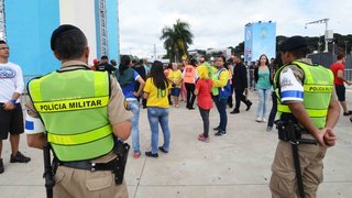 Policiais militares garantem a segurança dos torcedores na Fan Fest de BH