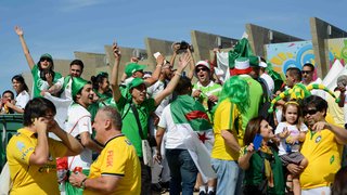 Torcedores da Bélgica e da Argélia fazem a festa no Mineirão