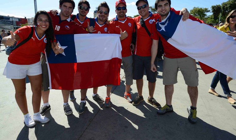 Torcedores do Chile também estão no Mineirão para acompanhar a partida das oitavas de final