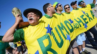 Torcedores estão confiantes em mais um título do Brasil na Copa do Mundo