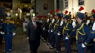 O governador Alberto Pinto Coelho passa em revista a Guarda de Honra da Polícia Militar