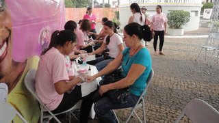 A campanha  tem como principal objetivo estimular a população a combater o câncer de mama