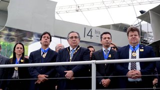 Alberto Pinto Coelho preside entrega da Medalha Santos Dumont