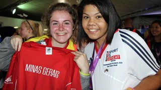 Marina Costa fez amizade com a equipe da Grã-Bretanha, que em 2016 vai estar em Minas