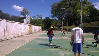 Adolescentes em semiliberdade praticam esportes radicais em Belo Horizonte