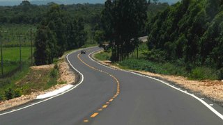 Estrada asfaltada pelo programa Proacesso em José Gonçalves