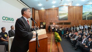 Governador Pimentel destaca importância da Cemig durante posse da nova diretoria
