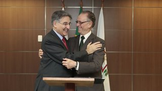Fernando Pimentel e Carlos Arthur Nuzman assinam contrato na Cidade Administrativa de Minas Gerais