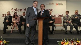 O governador Fernando Pimentel e o novo presidente da Granbel, Carlos Murta, na solenidade de posse