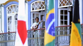 O músico Pereira da Viola apresentou durante a cerimônia o Hino Nacional