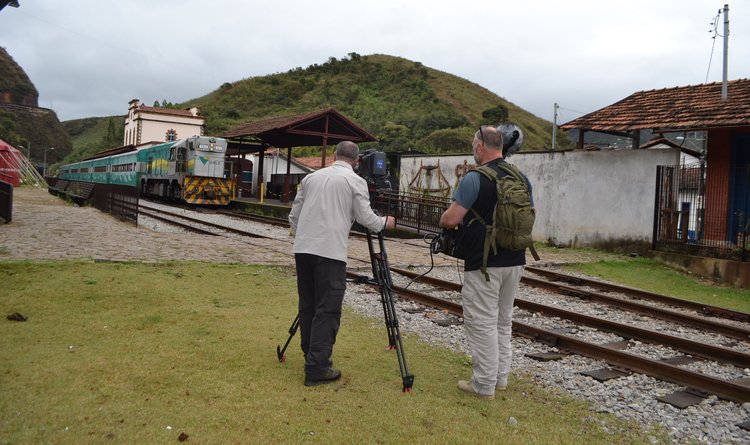 Trem chegando na Estação Ferroviária de Ouro Preto, durante as gravações da equipe