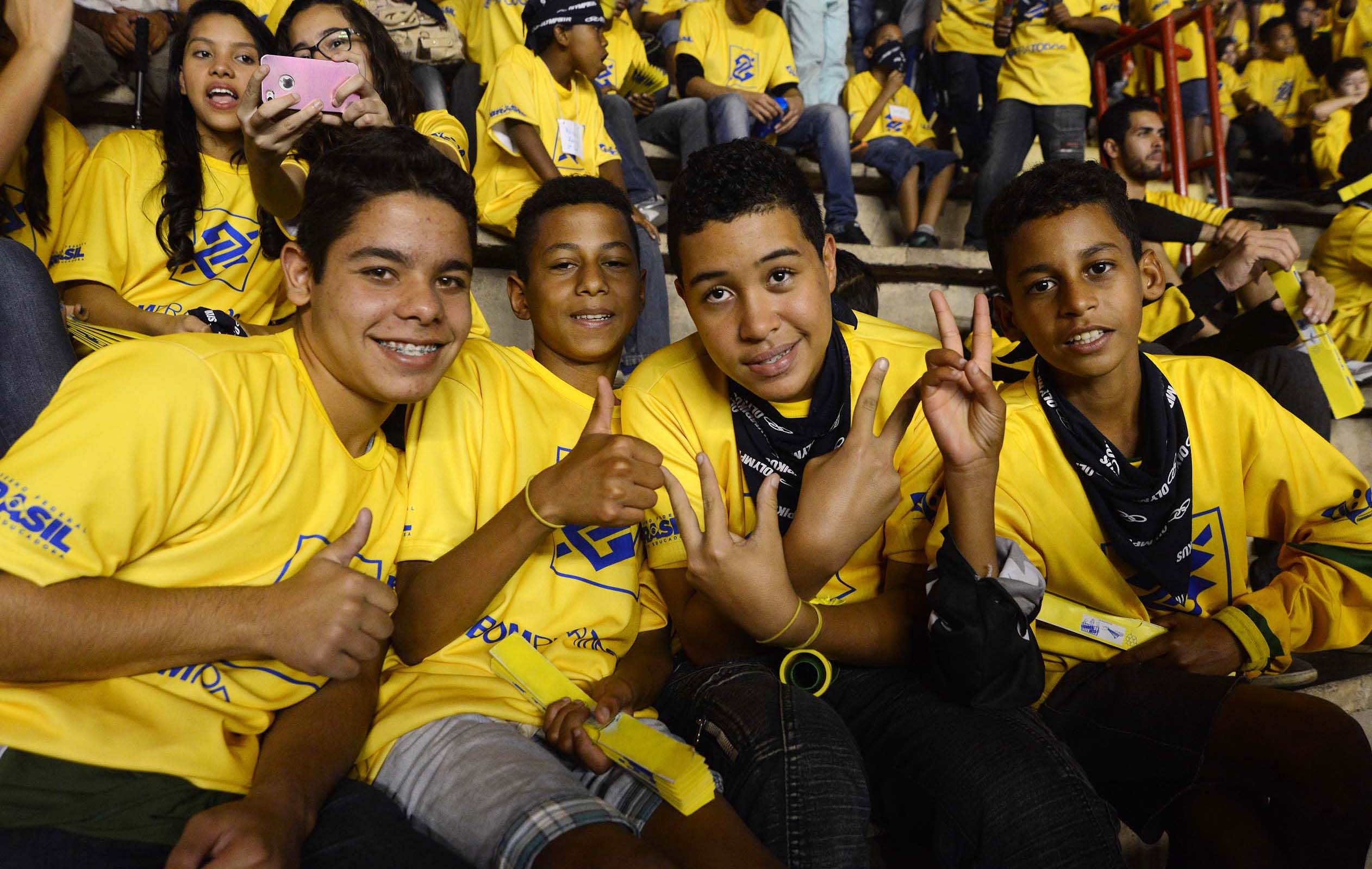 Leonardo, Lucas, Miquéias e Igor estavam ansiosos para ver de perto a seleção brasileira // Omar Freire/Imprensa MG